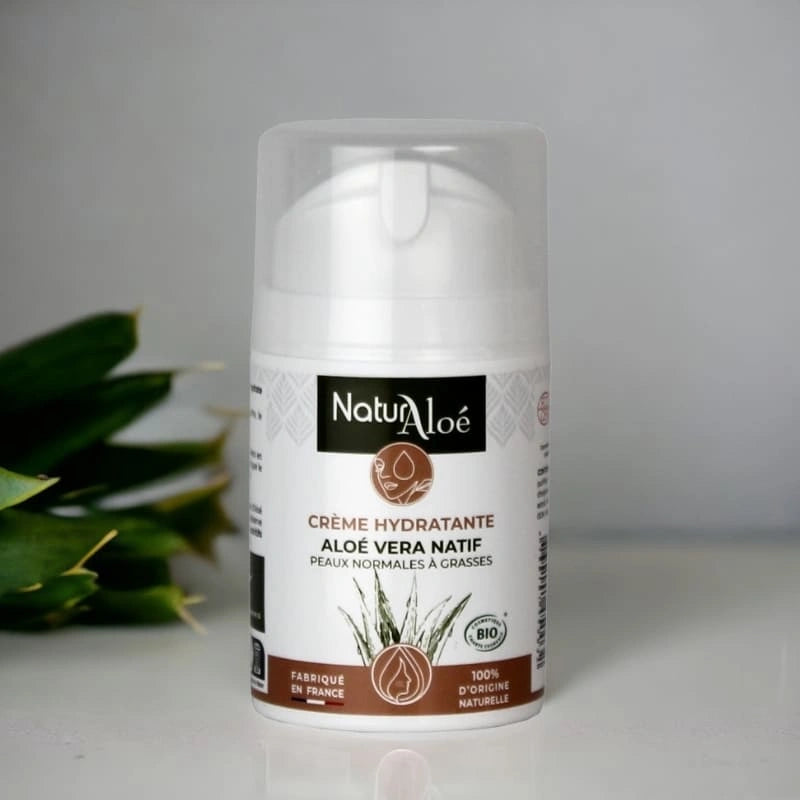 Ambiance salle de bain avec crème hydratante visage - NaturAloé