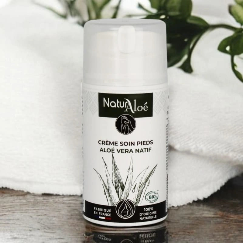 Ambiance salle de bain avec crème soin pieds - NaturAloé