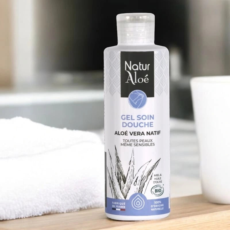 Ambiance salle de bain avec gel douche naturel - NaturAloé