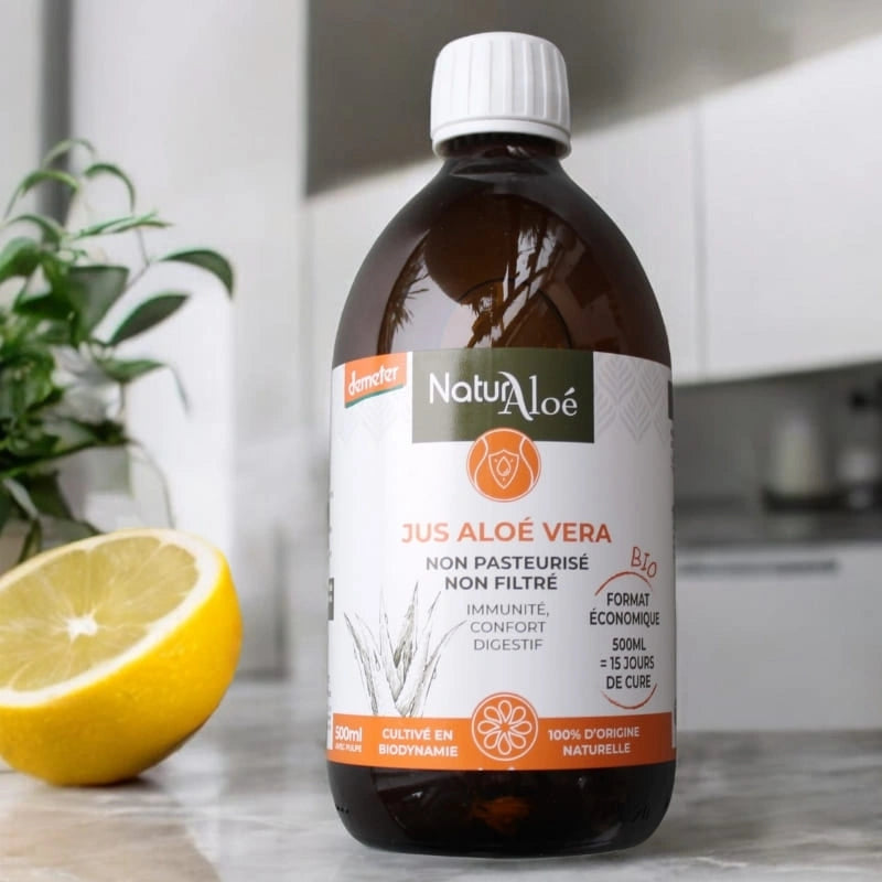 Bouteille de Jus d’Aloé Vera Bio 500ml en cuisine – NaturAloé
