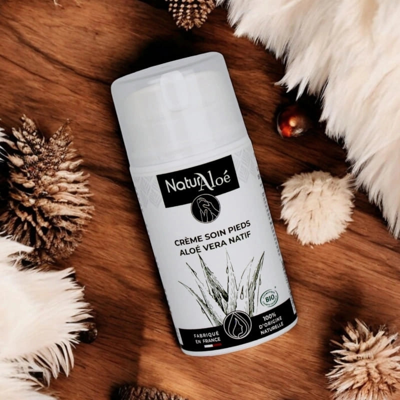 Crème Pieds réparatrice - tube vue de face ambiance hivernale – NaturAloé
